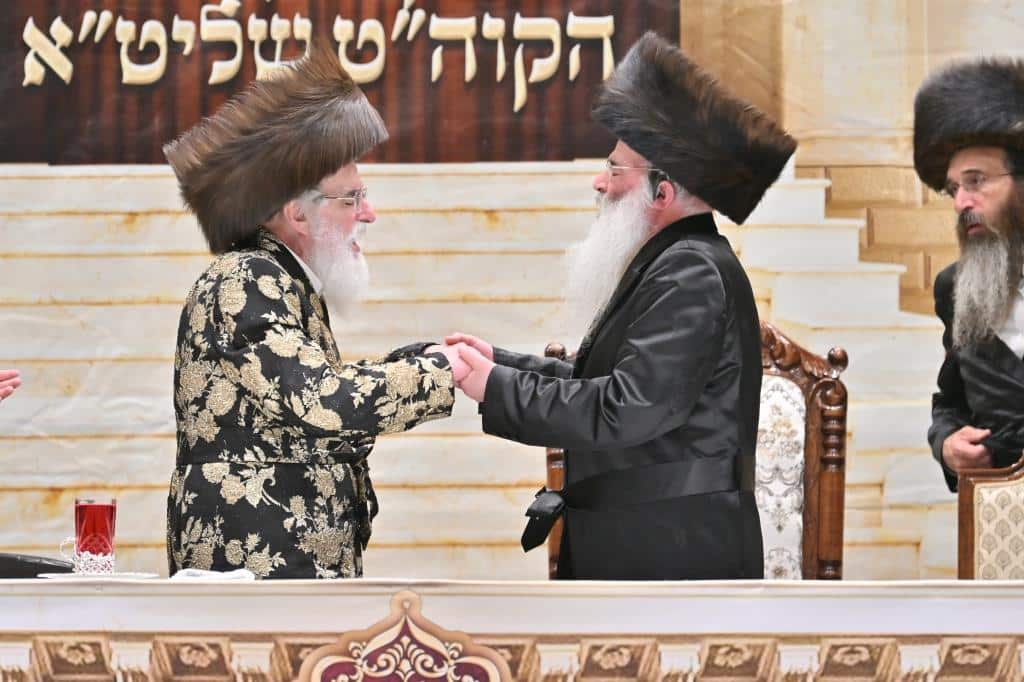 שמחת שבת האופרוף בחצרות ויז׳ניץ, וויען, דראהביטש