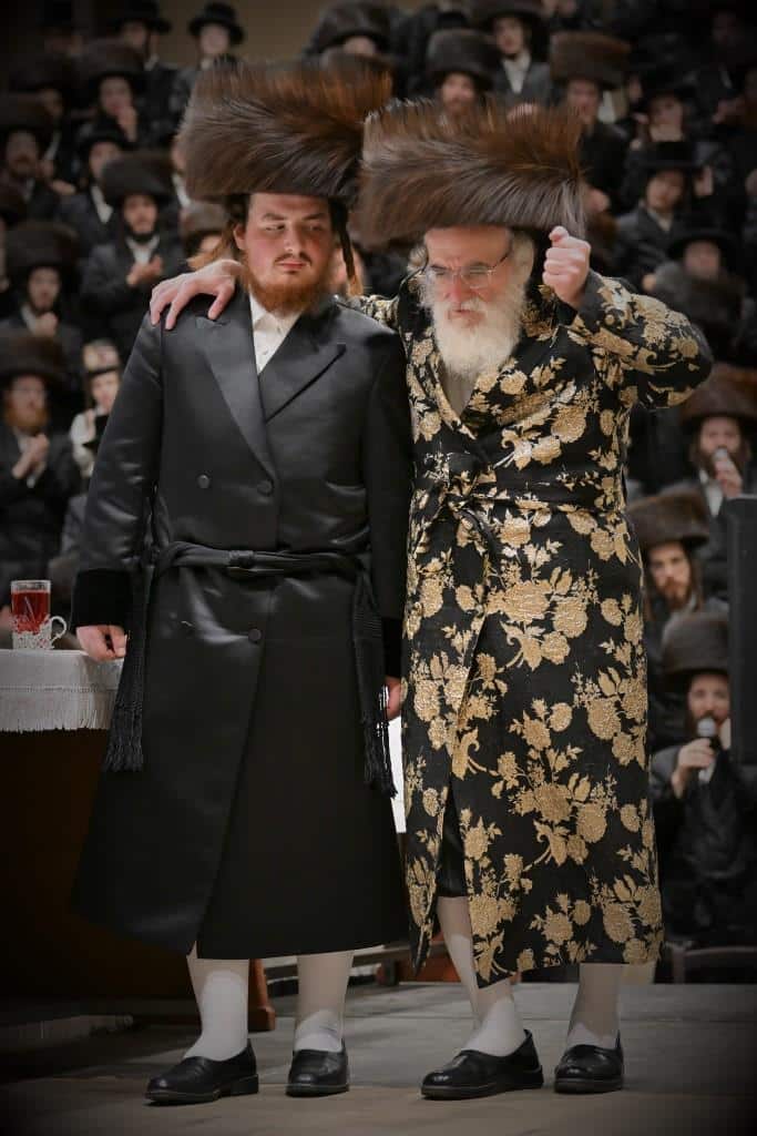 שמחת שבת האופרוף בחצרות ויז׳ניץ, וויען, דראהביטש