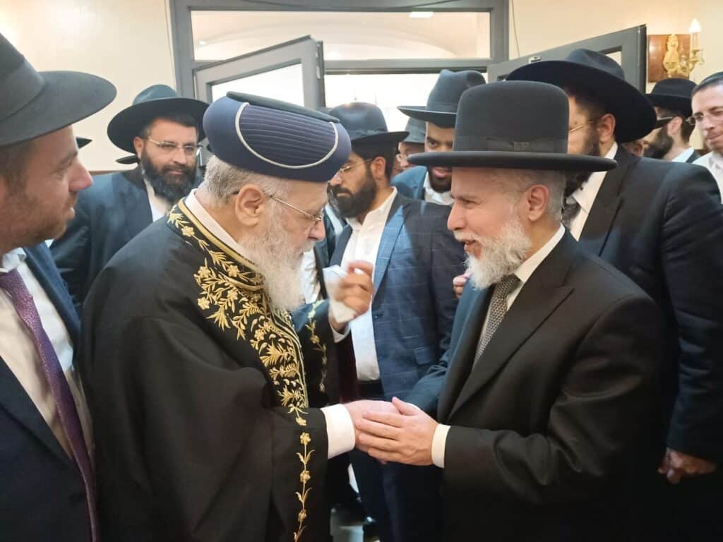 הראשל"צ וראש הישיבה חיזקו את ראשי הכוללים לתמוך באברכים