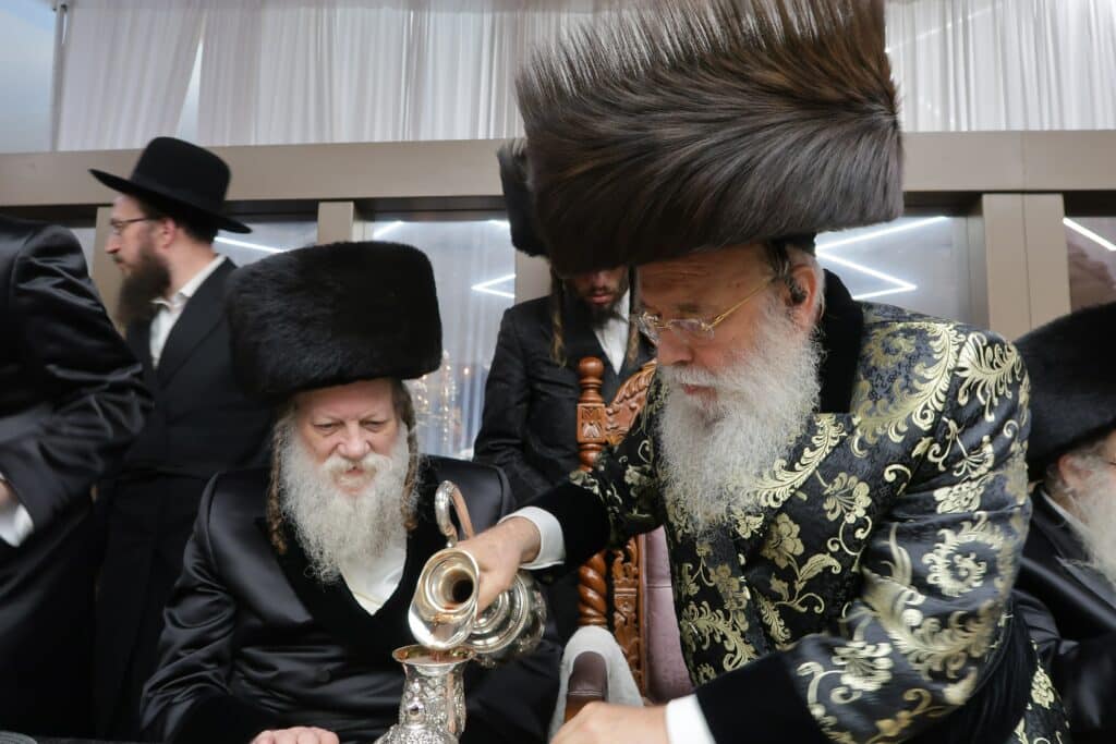 שמחת החתונה בחצרות מישקולץ אלכסנדר