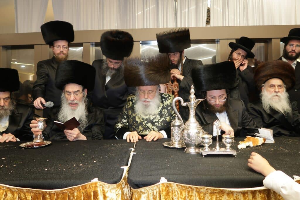 שמחת החתונה בחצרות מישקולץ אלכסנדר