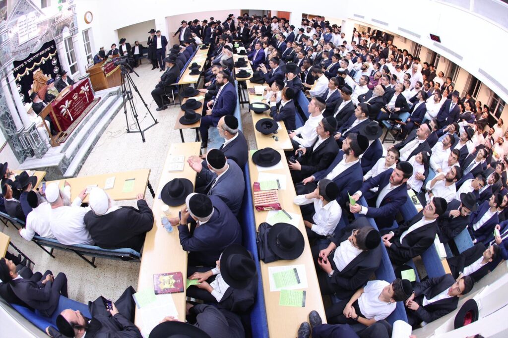 גלריה: עצרת תפילה מרכזית לרפואתו של נשיא המועצת