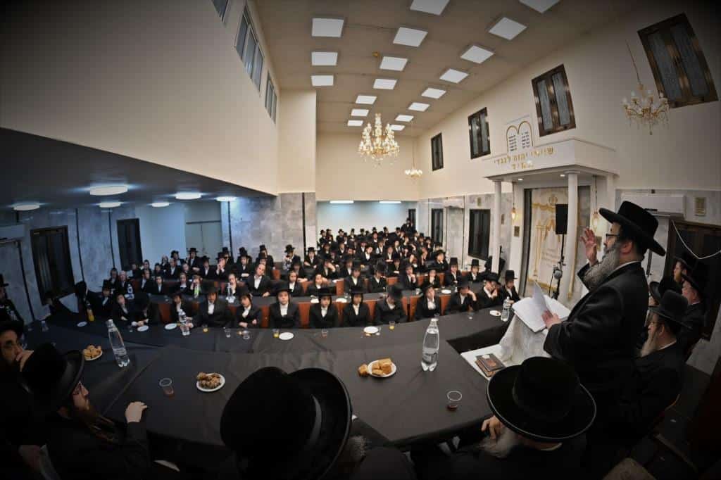 מעמד פתיחת הזמן בהיכל החדש בישיבת סאטמאר בבני ברק