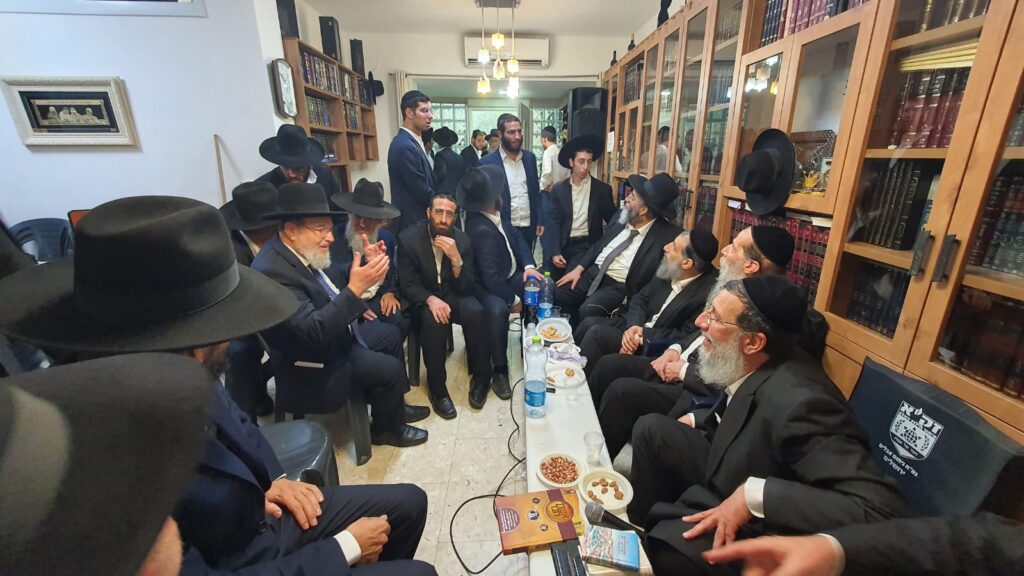 היום הראשון לניחום בבית נשיא המועצת מרן רה"י זצוק"ל