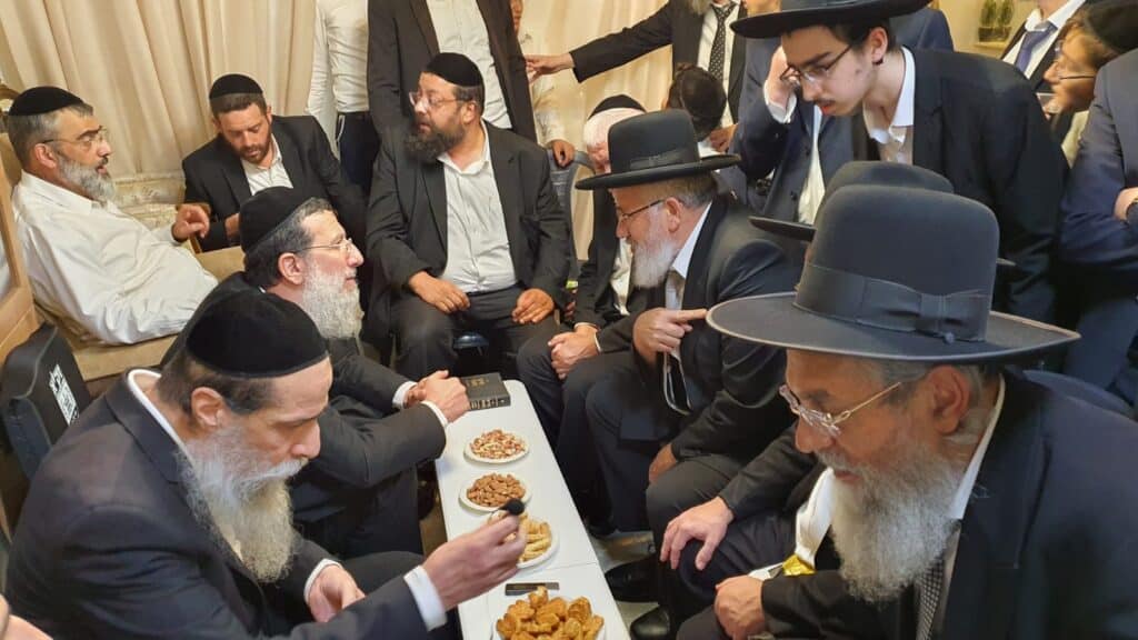 היום הראשון לניחום בבית נשיא המועצת מרן רה"י זצוק"ל