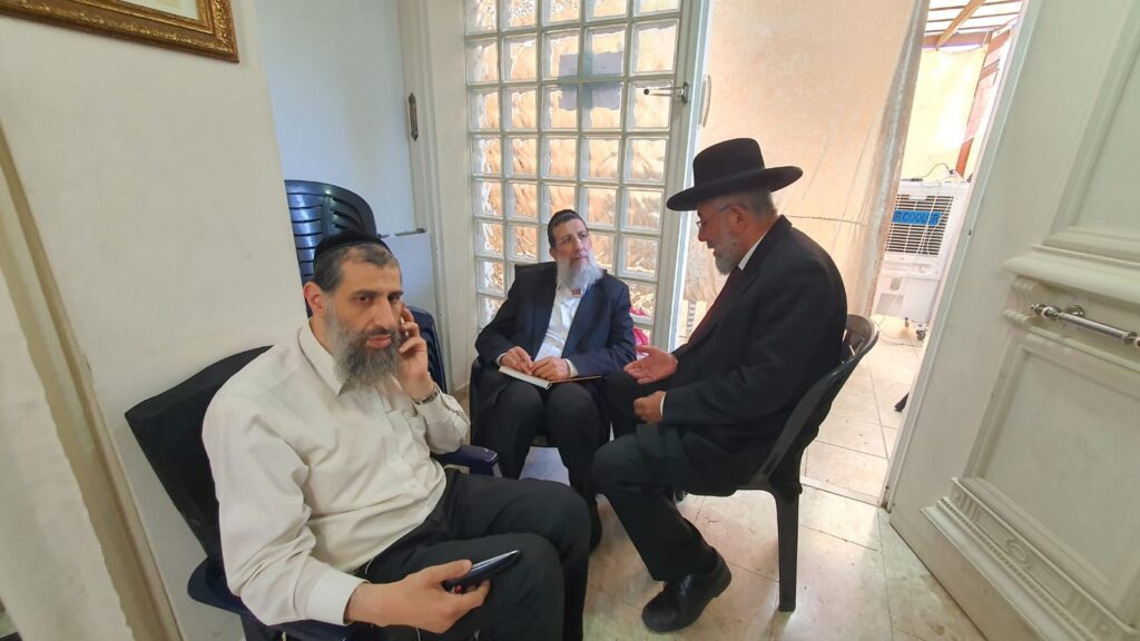 היום הראשון לניחום בבית נשיא המועצת מרן רה"י זצוק"ל