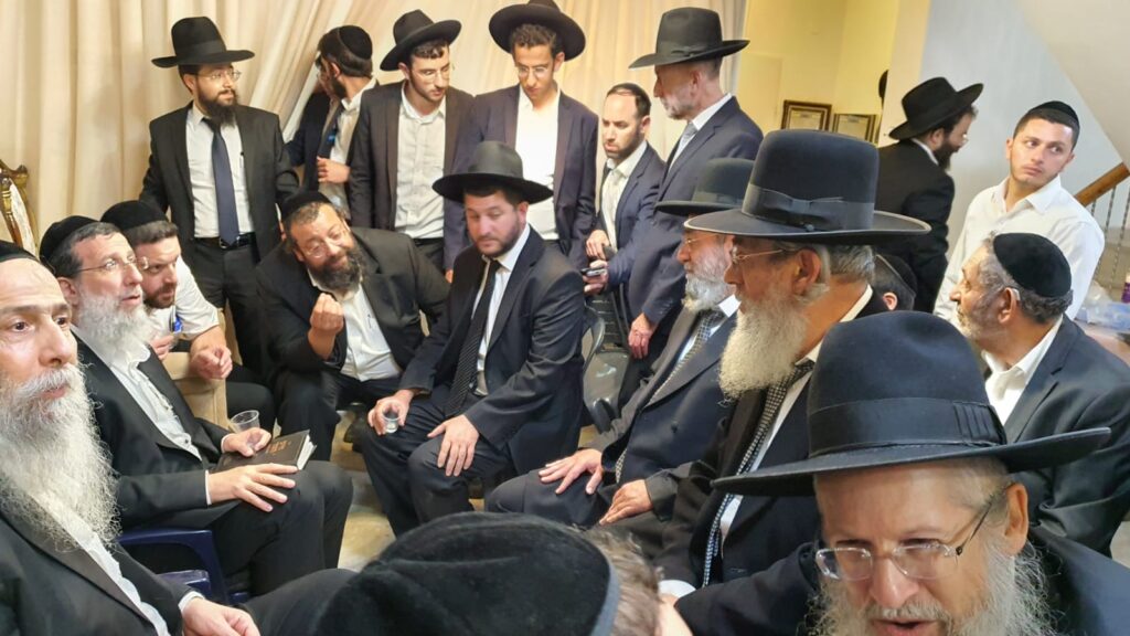 היום הראשון לניחום בבית נשיא המועצת מרן רה"י זצוק"ל