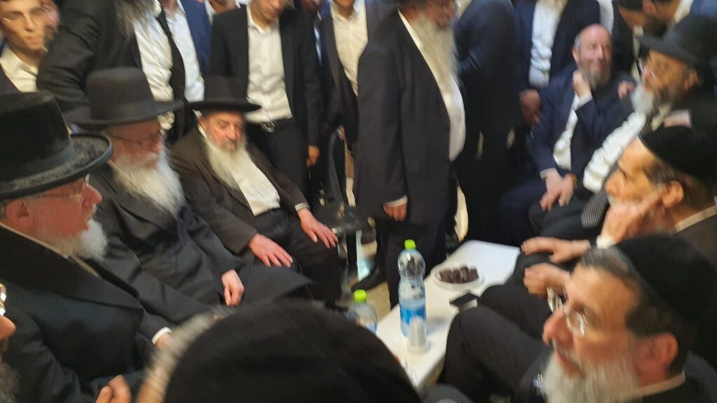 היום הראשון לניחום בבית נשיא המועצת מרן רה"י זצוק"ל