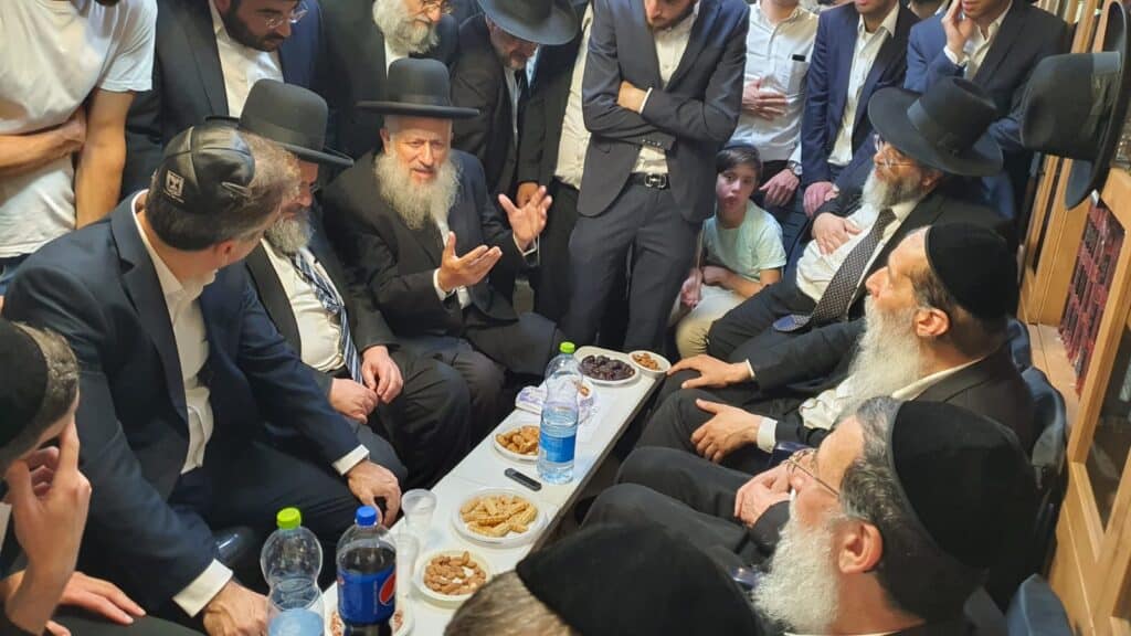 היום הראשון לניחום בבית נשיא המועצת מרן רה"י זצוק"ל