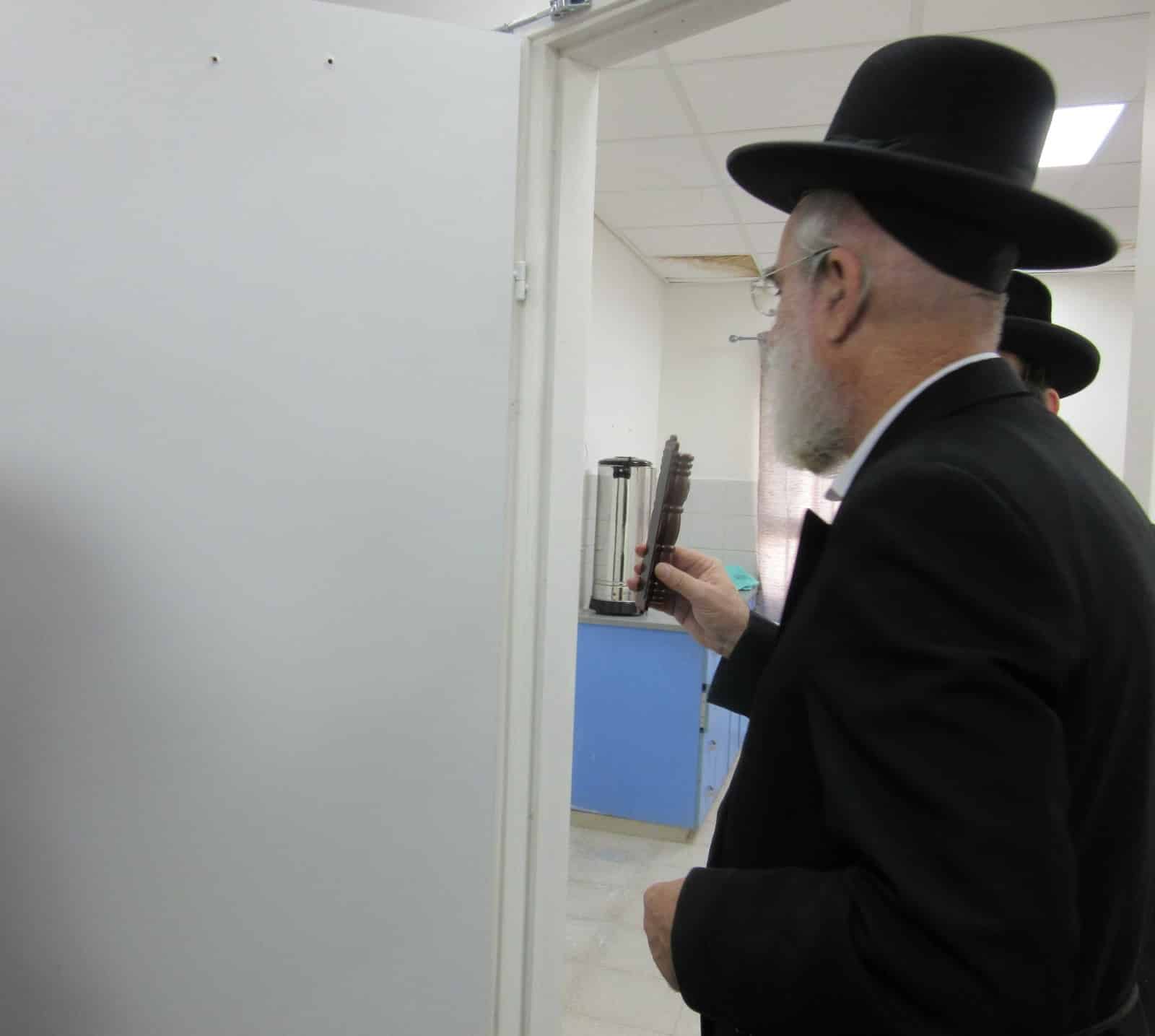 מעמד קביעת מזוזות לישיבת תורת ישראל קרעטשניף קרית גת