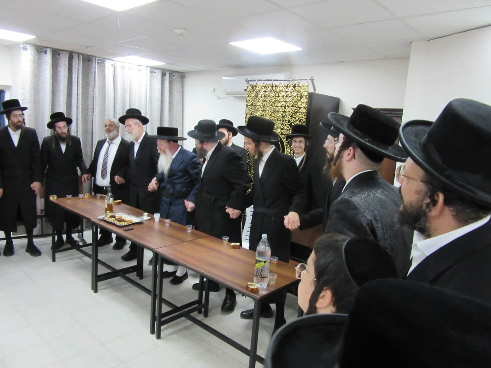 מעמד קביעת מזוזות לישיבת תורת ישראל קרעטשניף קרית גת