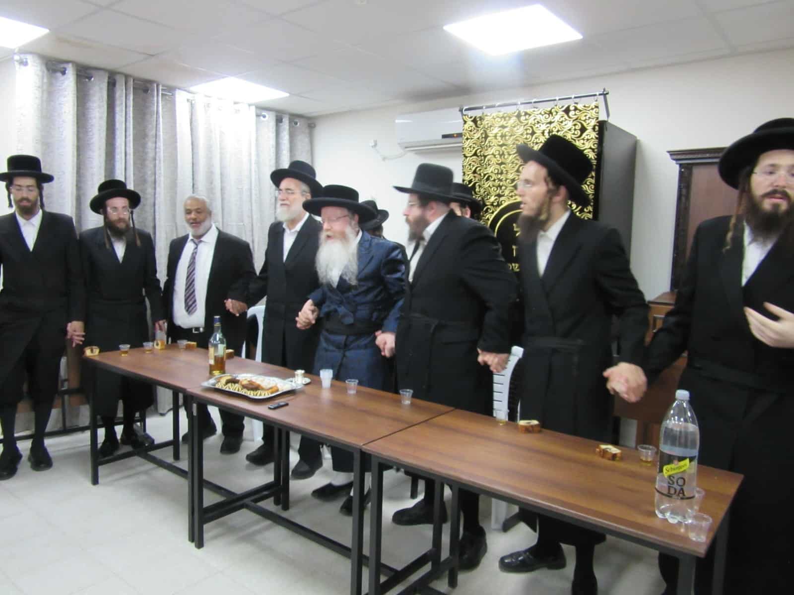 מעמד קביעת מזוזות לישיבת תורת ישראל קרעטשניף קרית גת