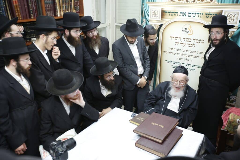גדולי ישראל נפעמו: "חזרה עטרת יהדות פולין לתפארתה"