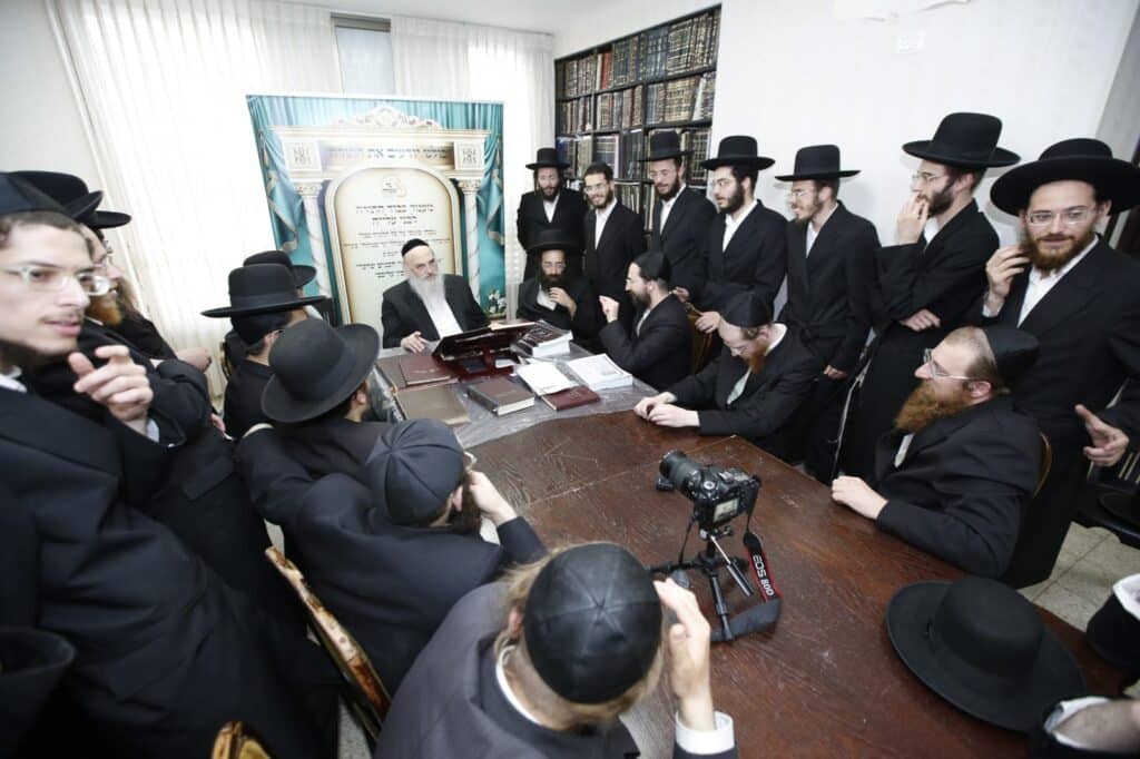 גדולי ישראל נפעמו: "חזרה עטרת יהדות פולין לתפארתה"