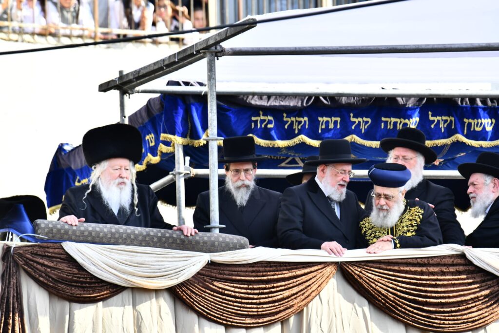 גלריה: רבבות בשמחת בית גור