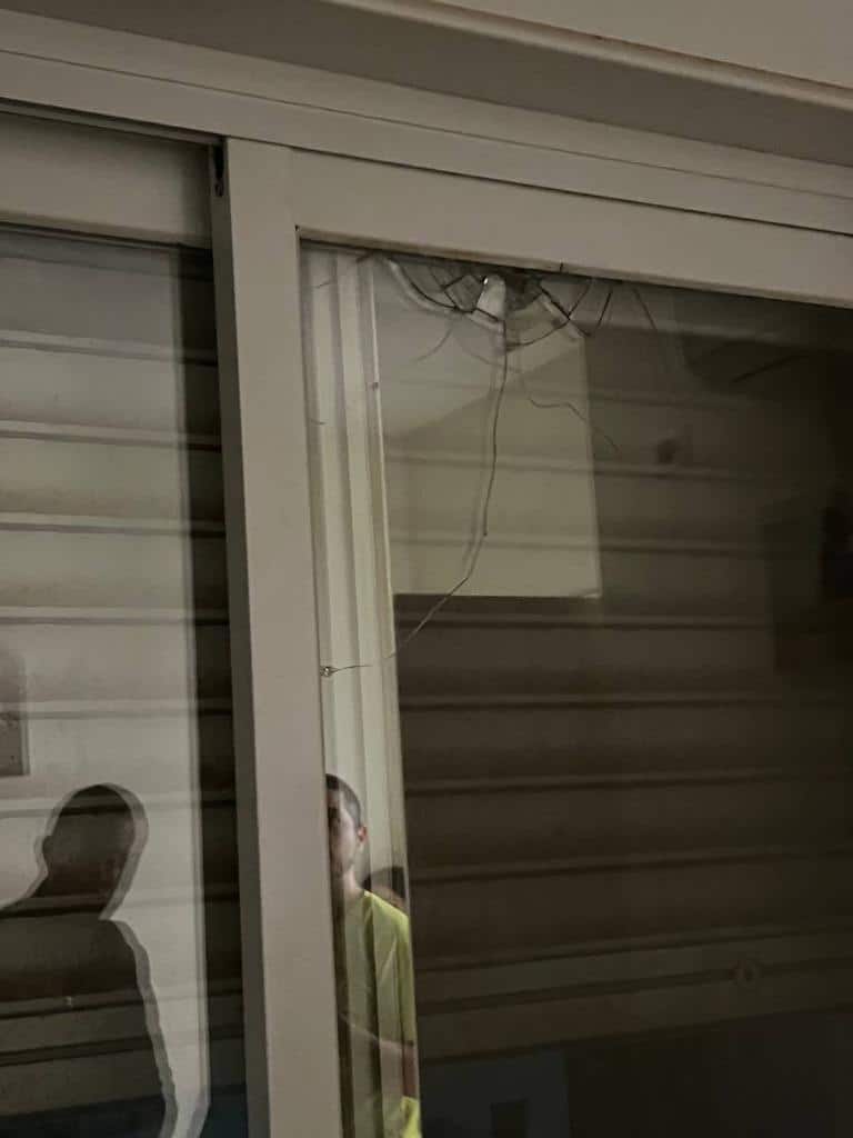 ירי לעבר בתים בהר ברכה - נזק נגרם לבית • צפו: