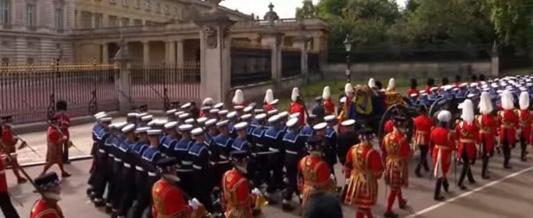 מיליונים ברחובות לונדון  הלווית המלכה אליזבת' השנייה