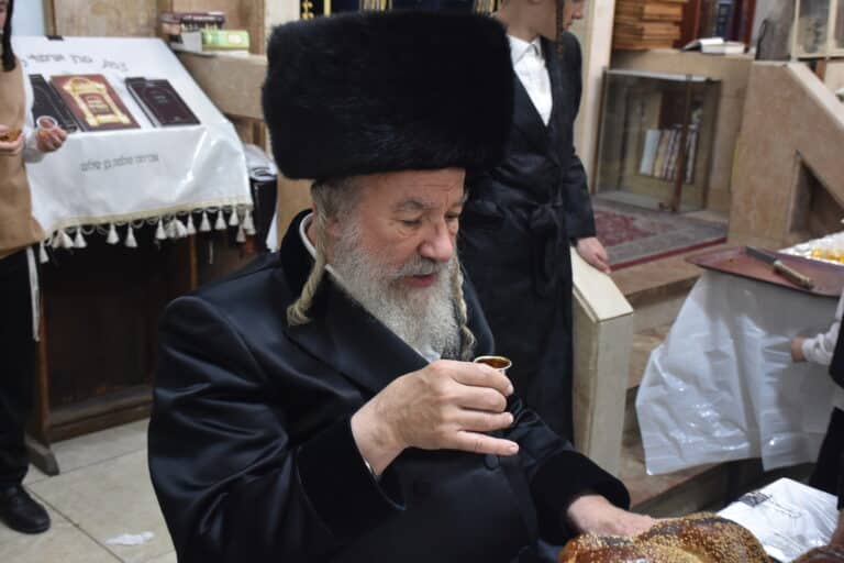 סליחות בחצר הקודש אשלג • גלריה