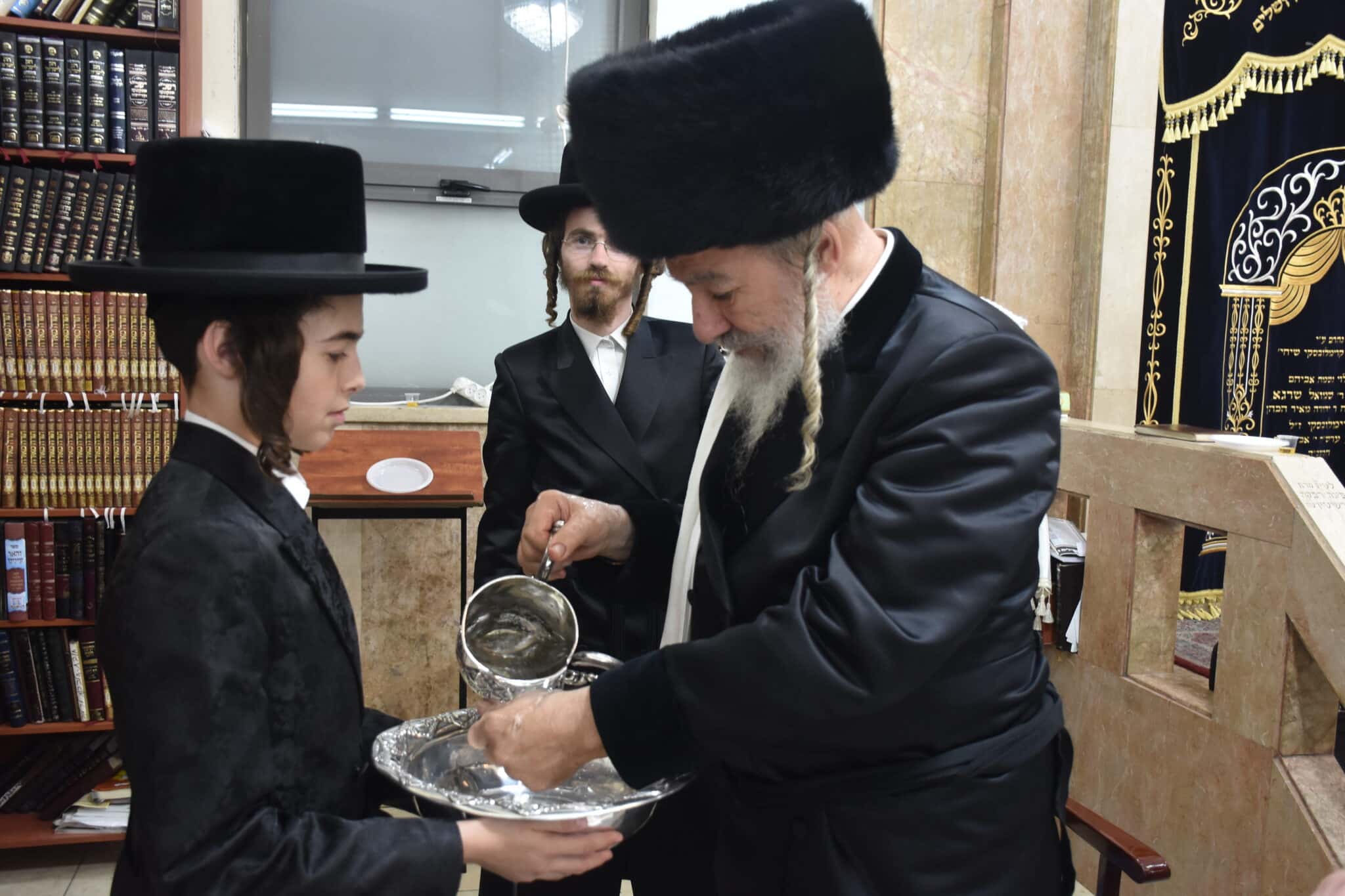 סליחות בחצר הקודש אשלג • גלריה