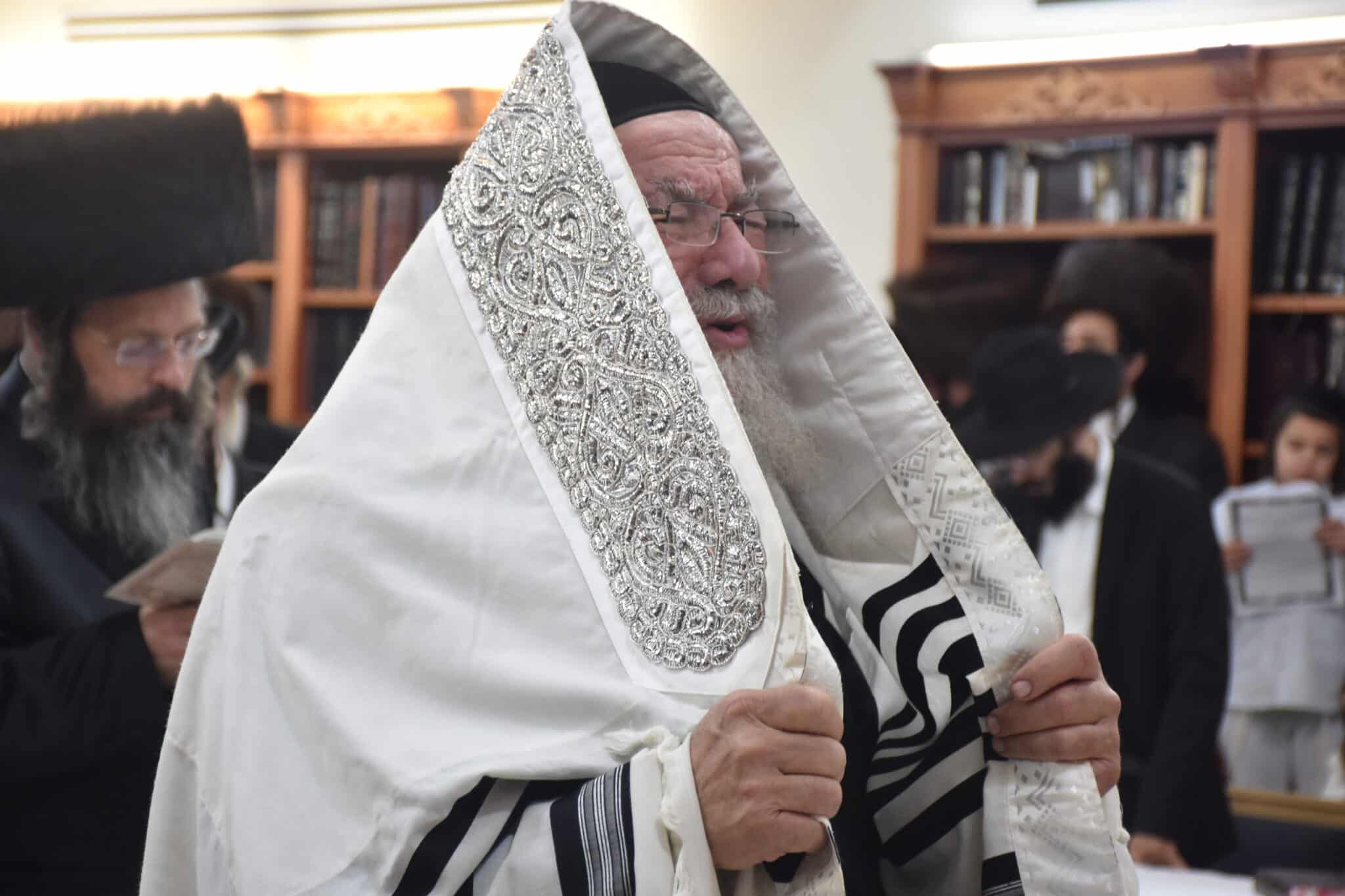 סליחות בחצר הקודש אשלג • גלריה