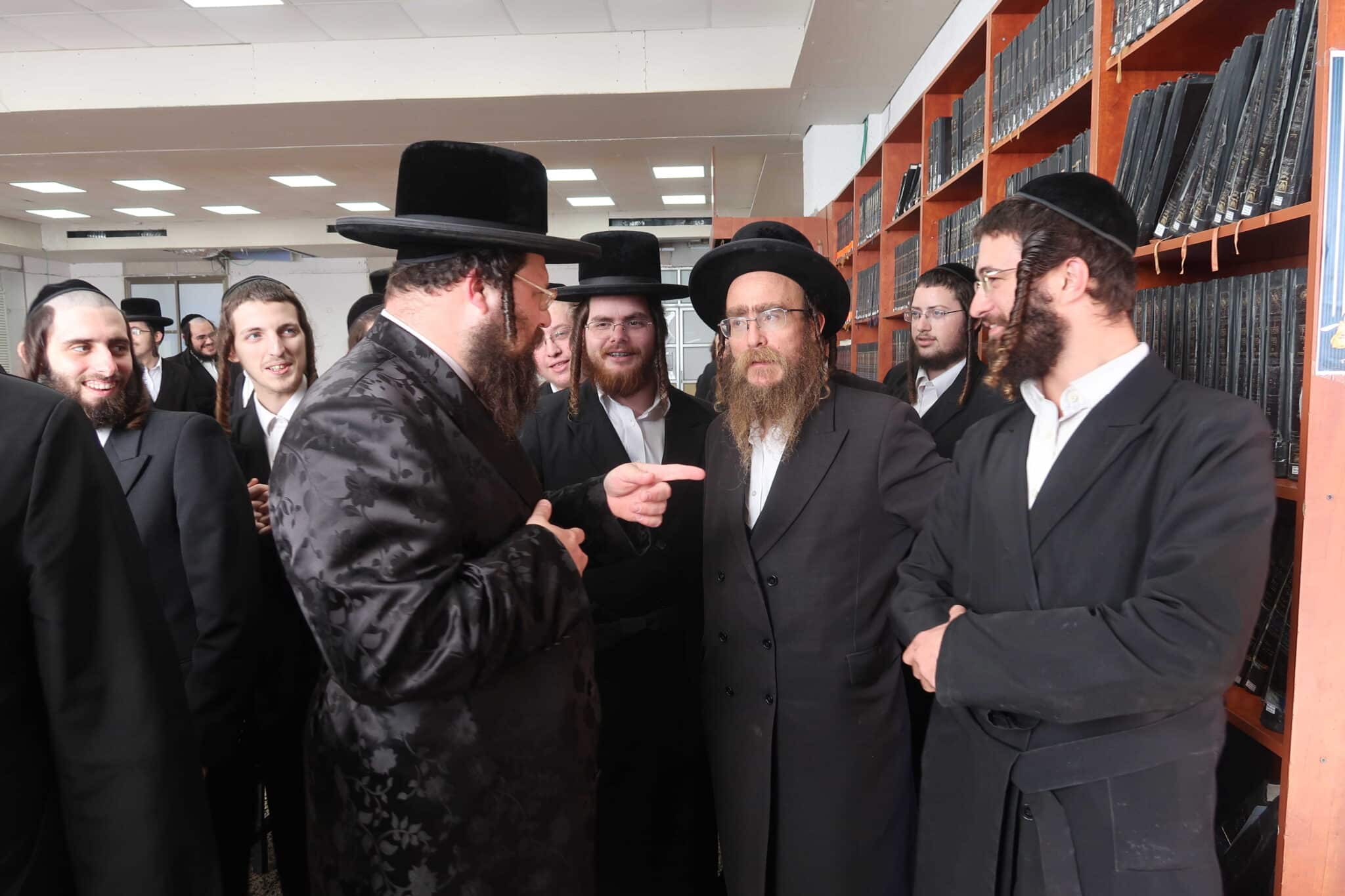 ראש ישיבת פיטסבורג בשיחת חיזוק לקראת הימים הנוראים • גלריה