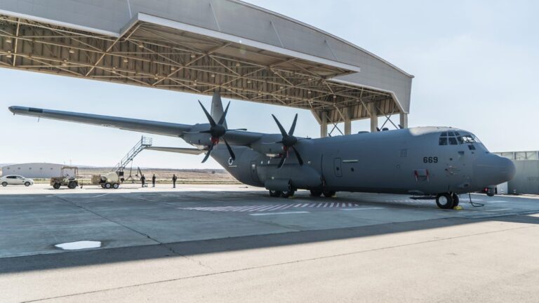 מטוס צבאי ביצע נחיתת חירום בדרום – אין נפגעים