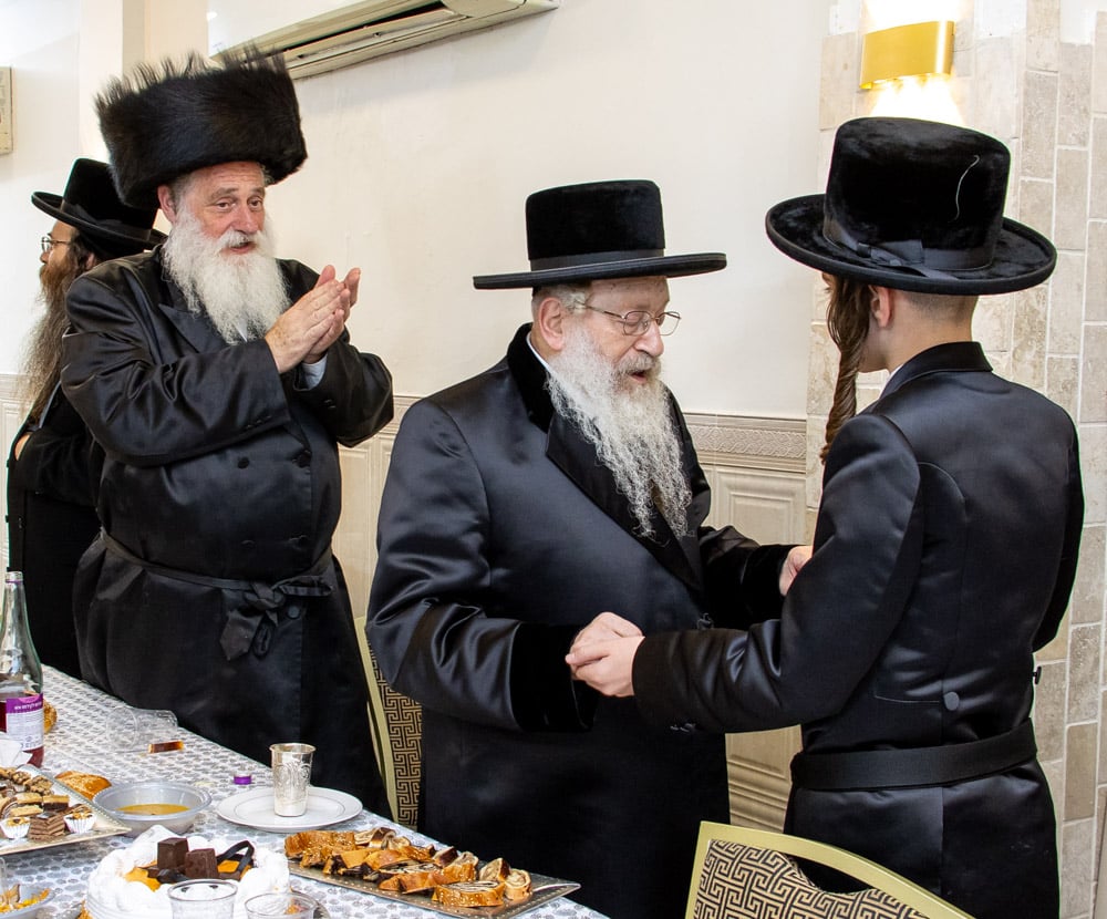 אדמו"רים ורבנים בבר מצווה לנכד הגר"ש זולדן שליט"א מו"ץ דסערט ויז'ניץ