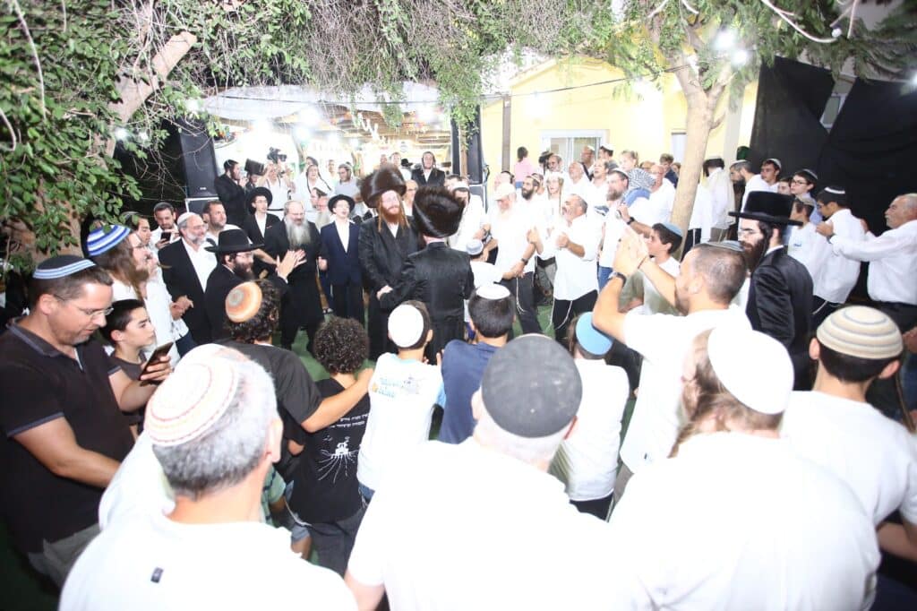 מנטילת לולב עד קול 'מבשר'