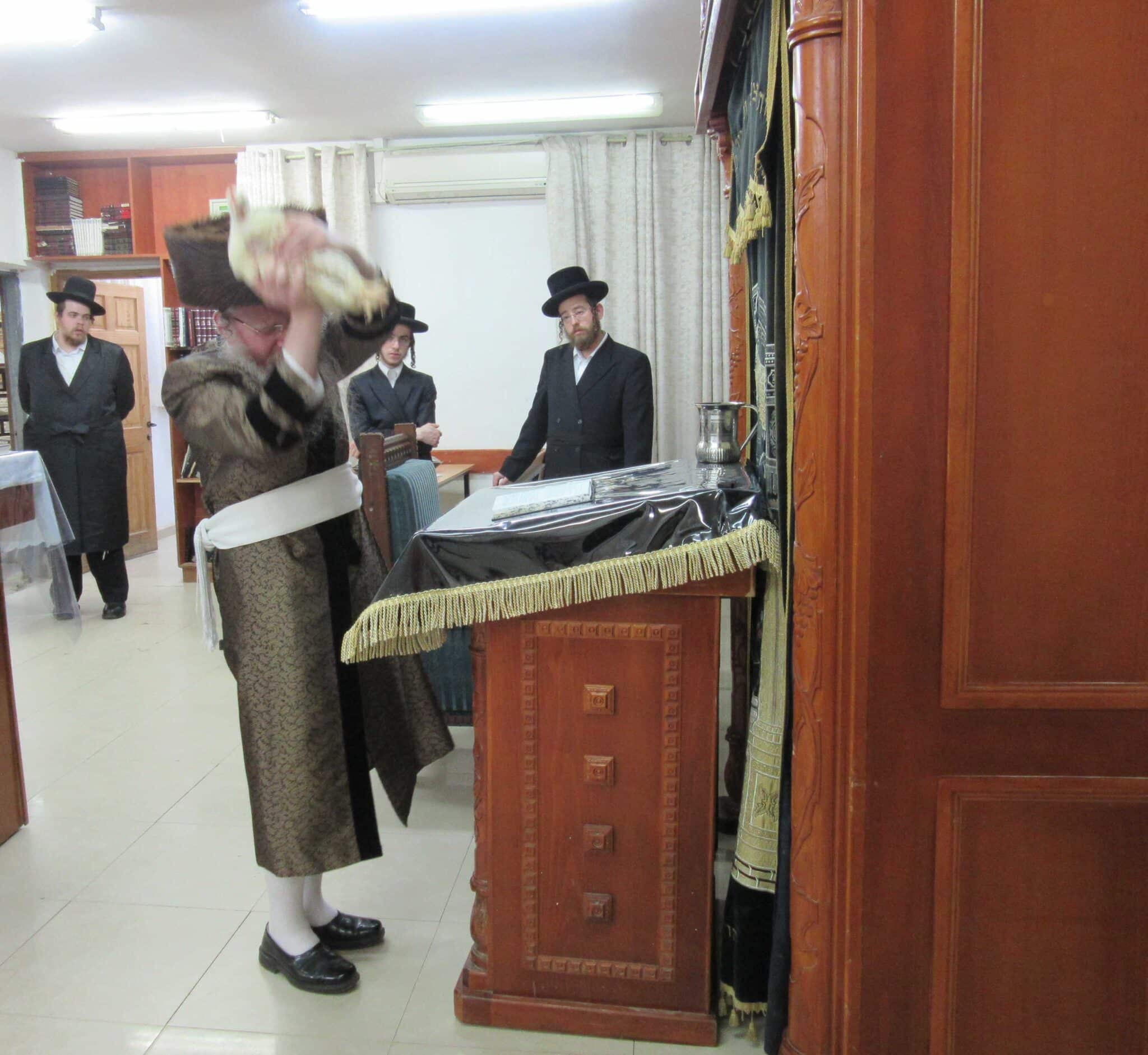 היום יִהְיֶה הָאוֹת הַזֶּה • ערב יום הקדוש בחצה"ק קרעטשניף - קרית גת