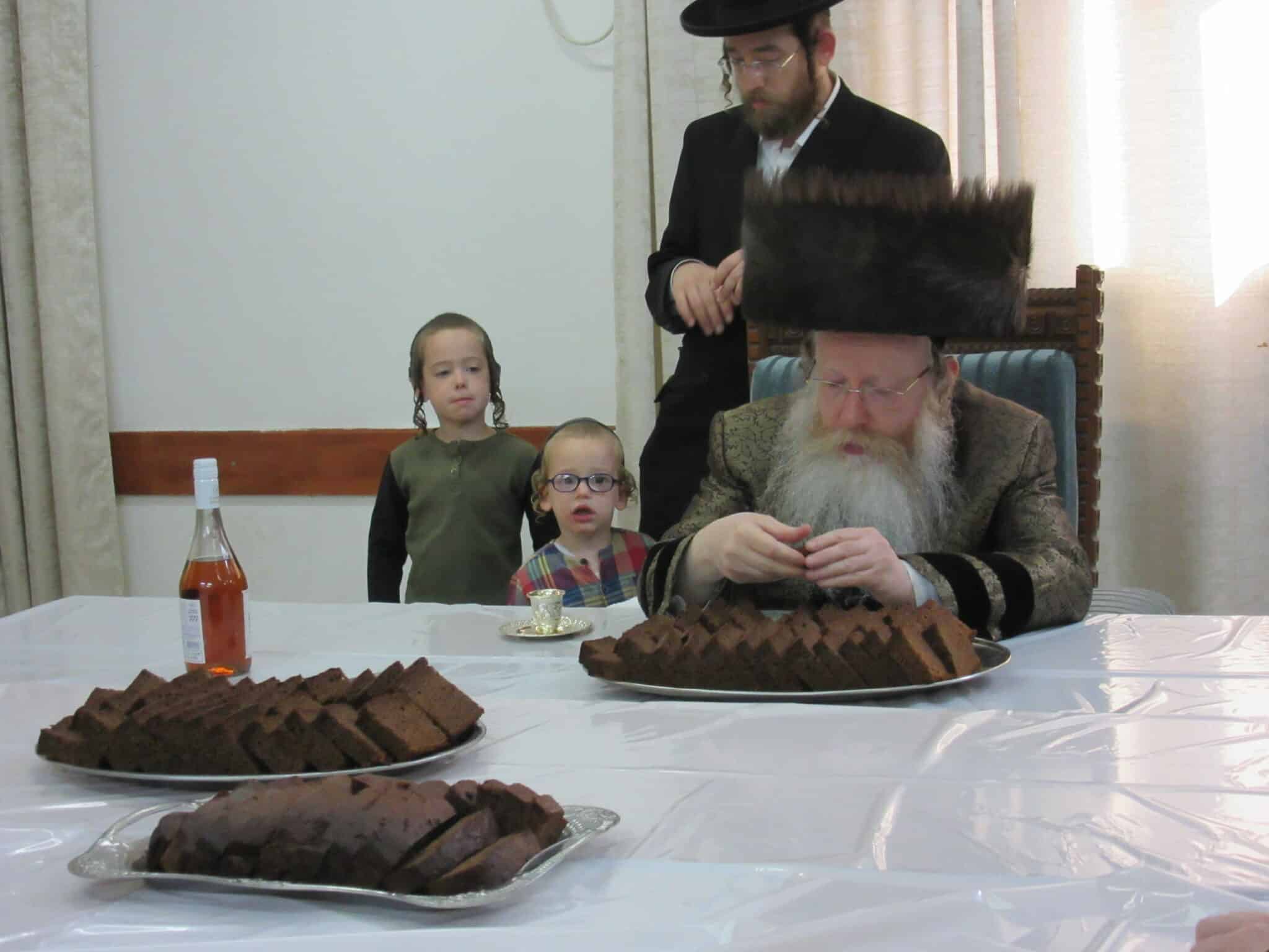 היום יִהְיֶה הָאוֹת הַזֶּה • ערב יום הקדוש בחצה"ק קרעטשניף - קרית גת