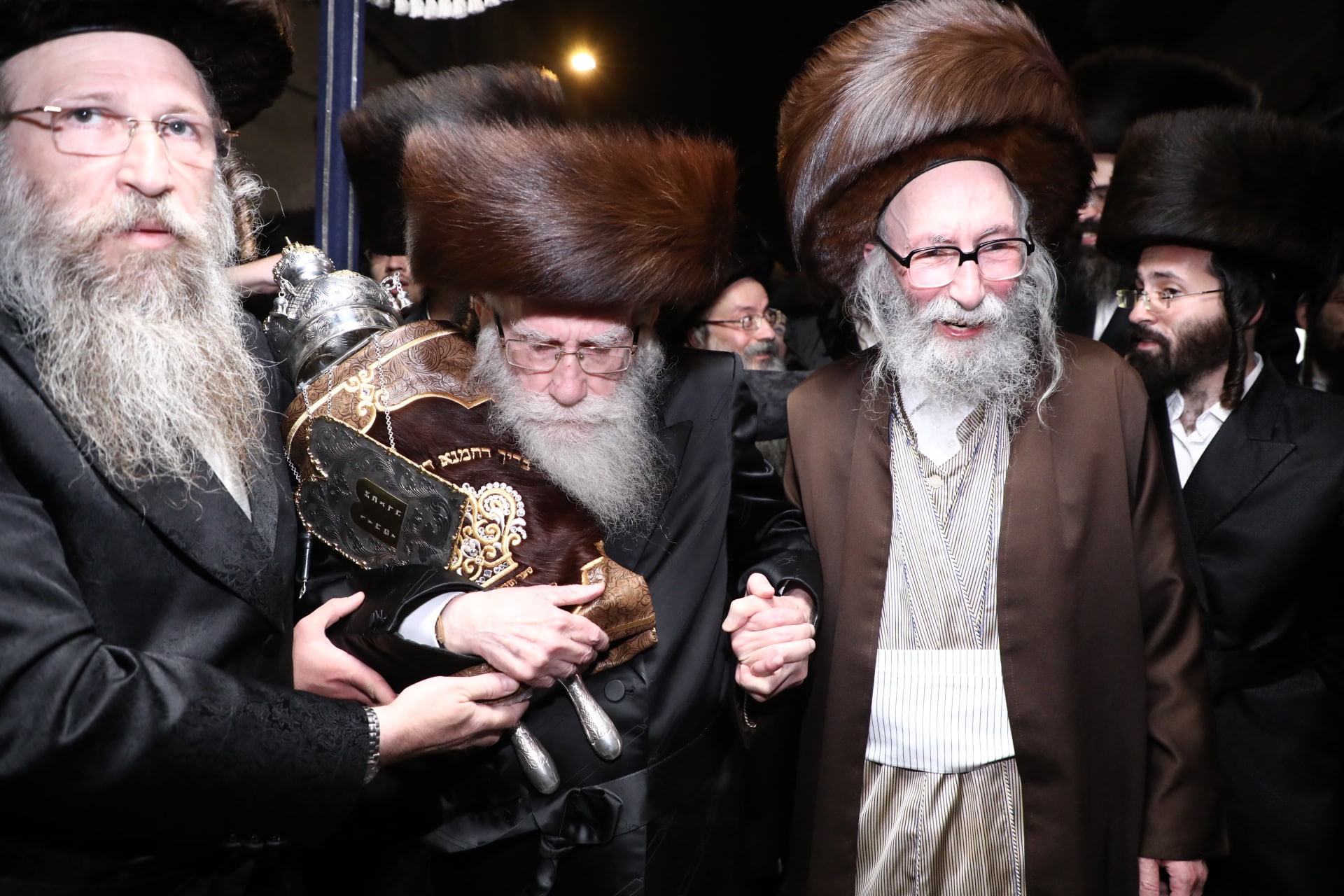 הכנסת ספר תורה לביהמ"ד 'קהל חסידי ירושלים