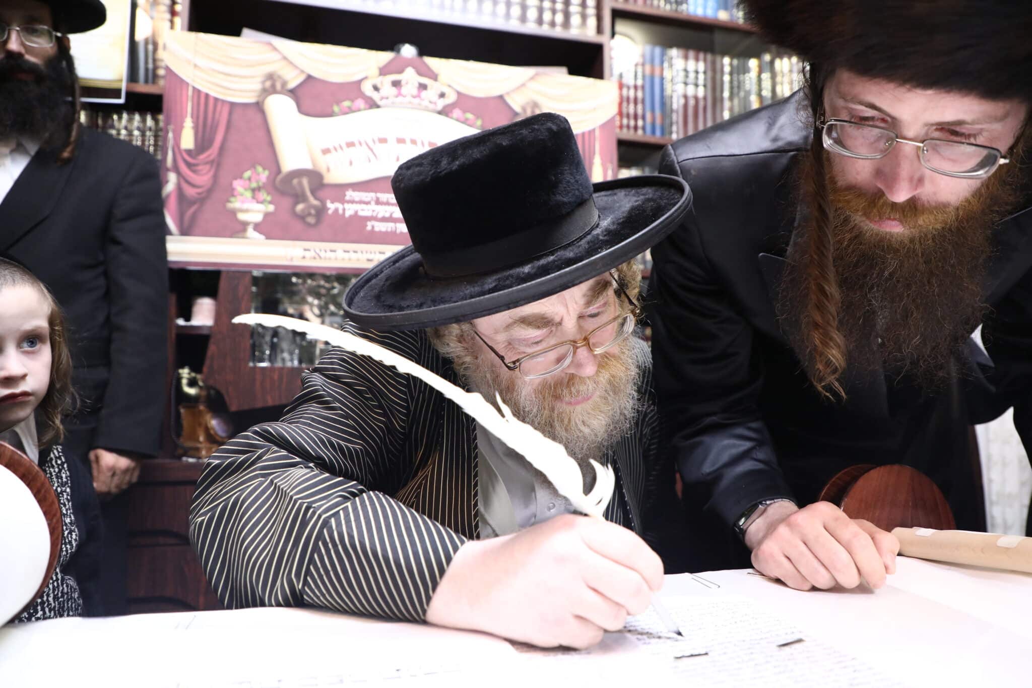 מעמד הכנסת ס"ת לביהמ"ד 'תורה ויראה' • תיעוד