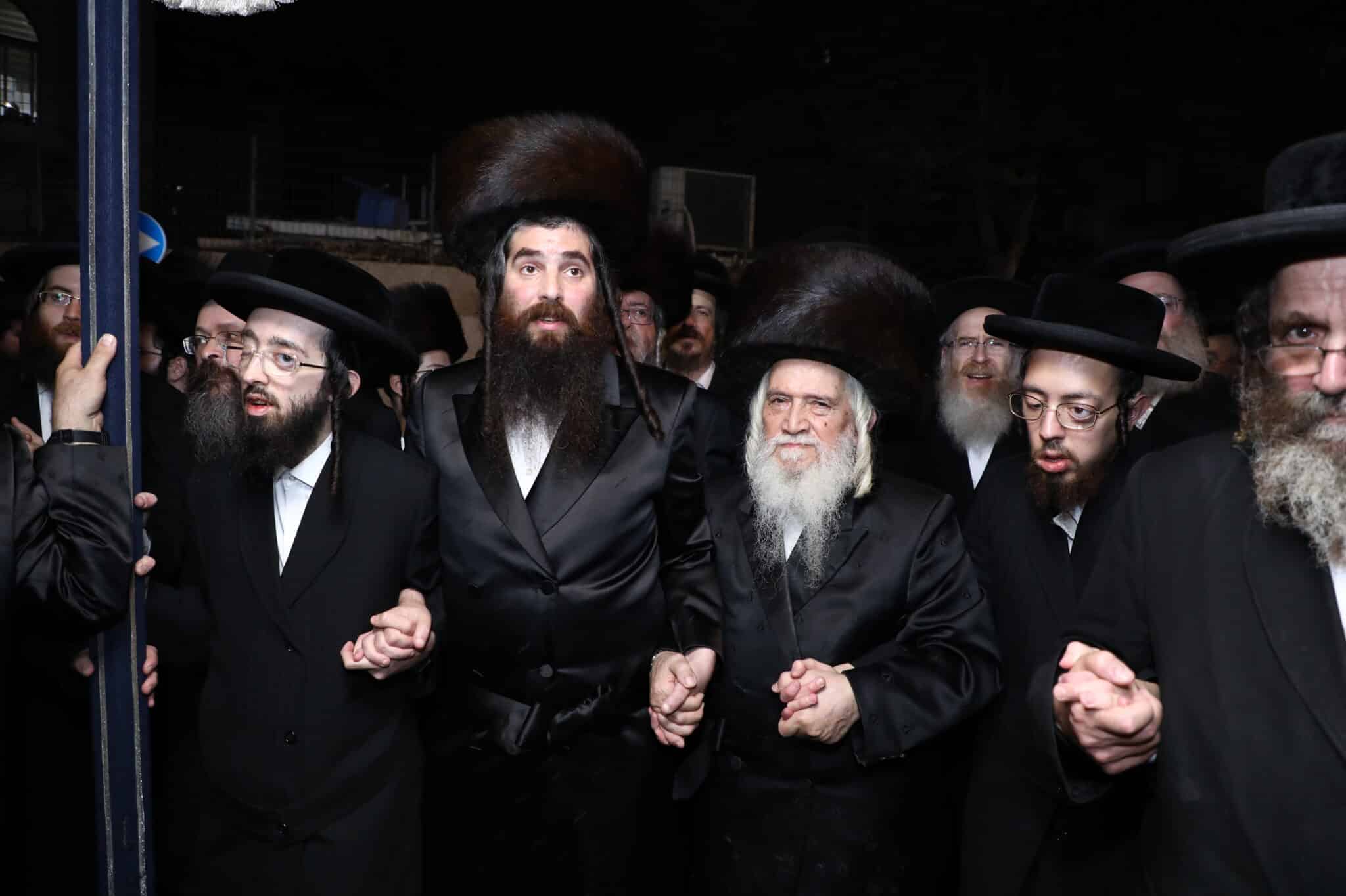 מעמד הכנסת ס"ת לביהמ"ד 'תורה ויראה' • תיעוד