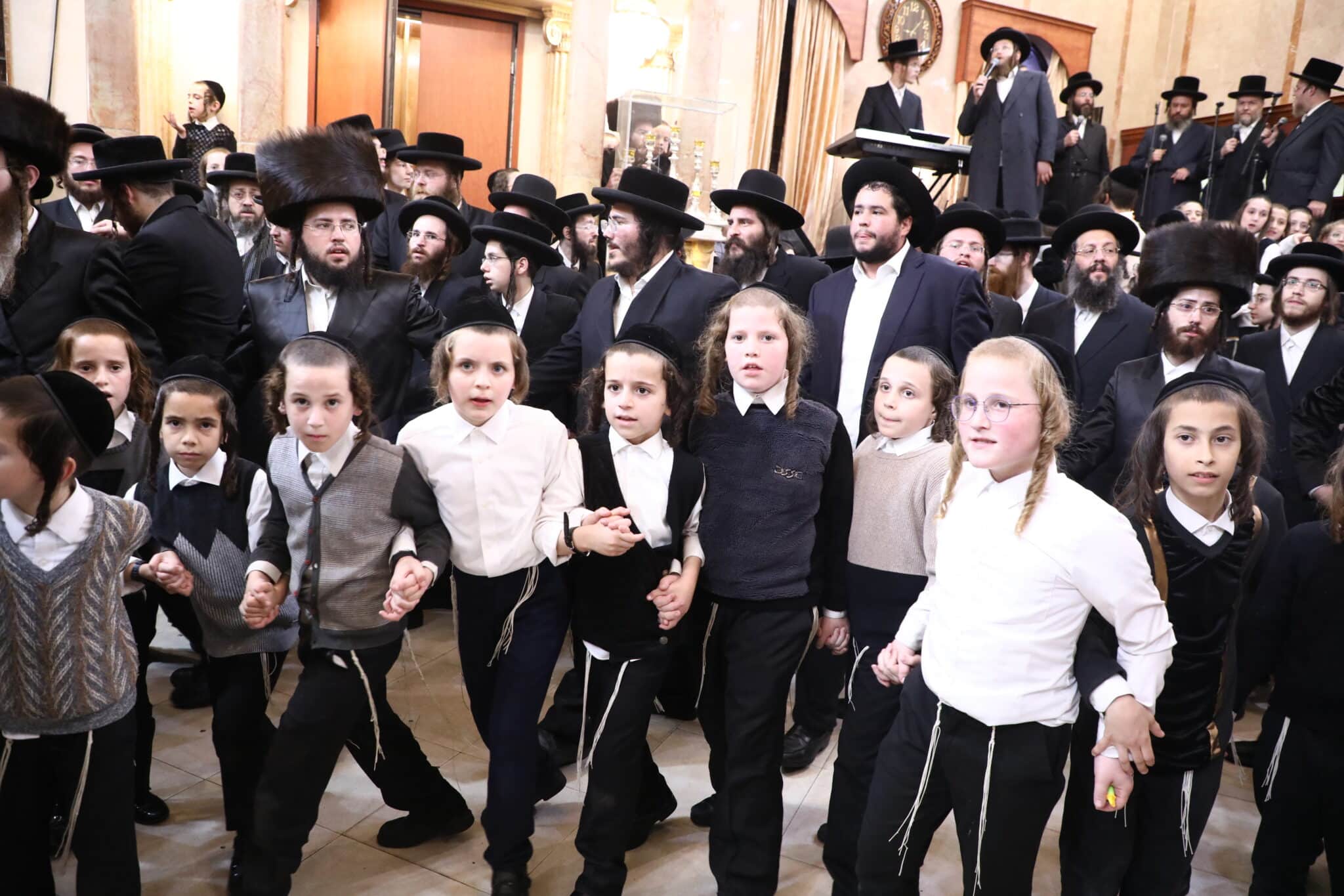 מעמד הכנסת ס"ת לביהמ"ד 'תורה ויראה' • תיעוד