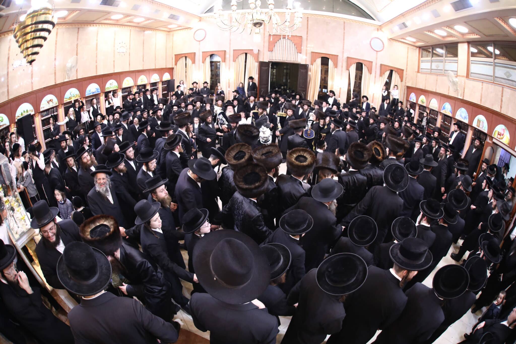 מעמד הכנסת ס"ת לביהמ"ד 'תורה ויראה' • תיעוד