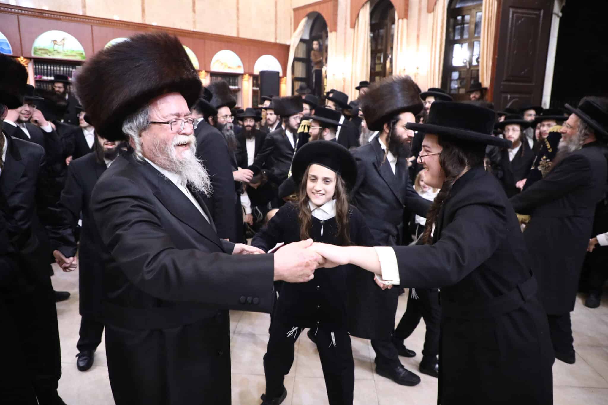 מעמד הכנסת ס"ת לביהמ"ד 'תורה ויראה' • תיעוד