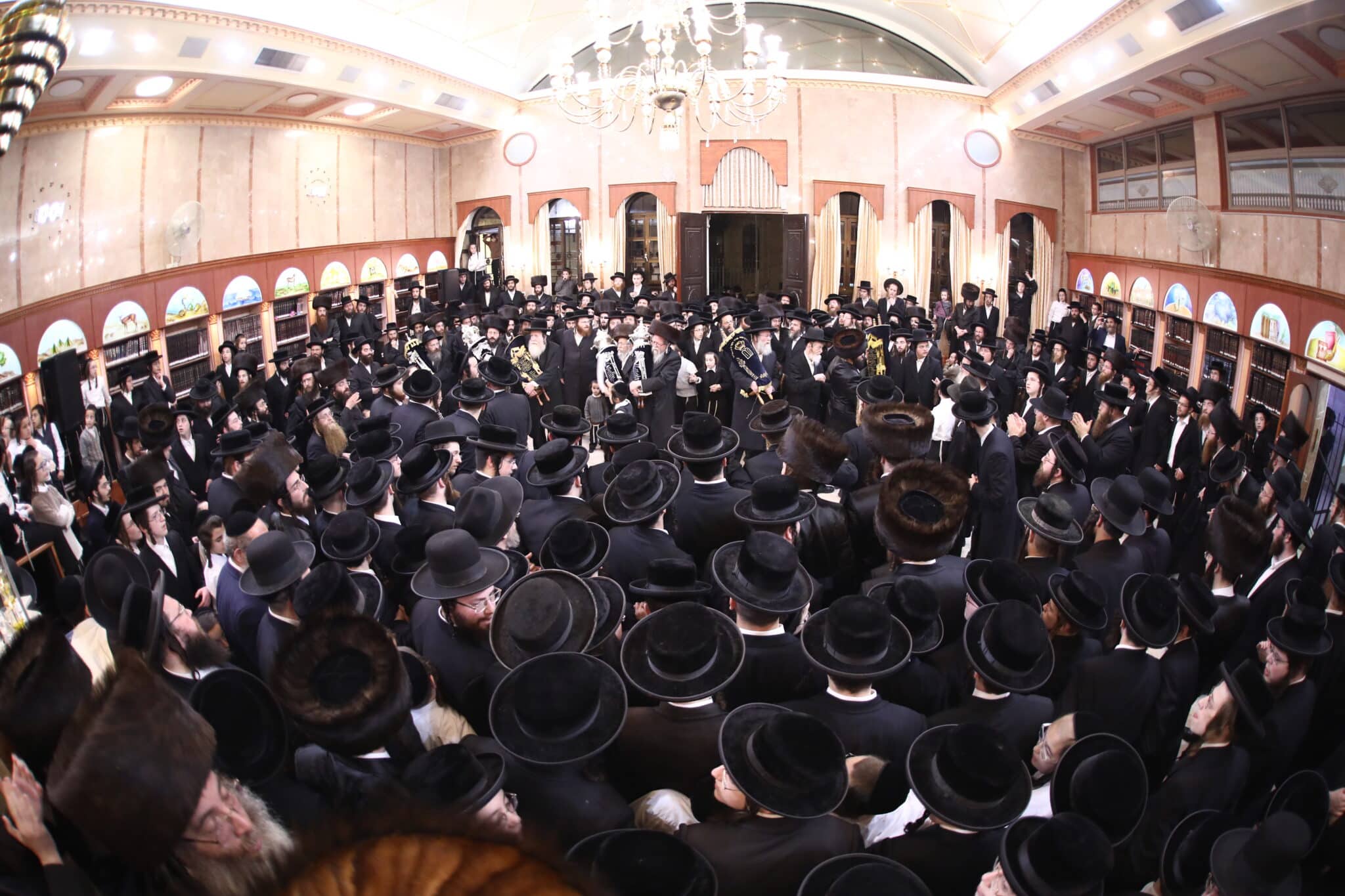 מעמד הכנסת ס"ת לביהמ"ד 'תורה ויראה' • תיעוד