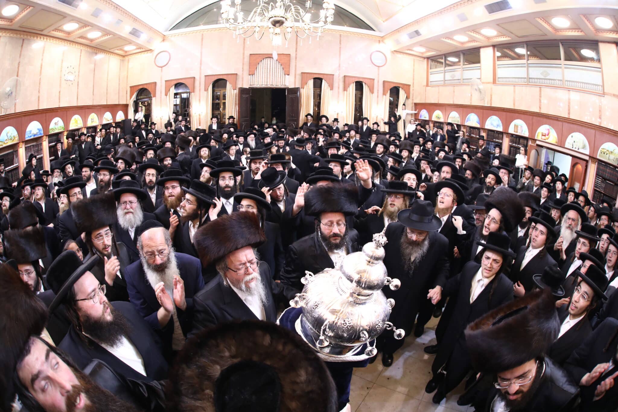 מעמד הכנסת ס"ת לביהמ"ד 'תורה ויראה' • תיעוד