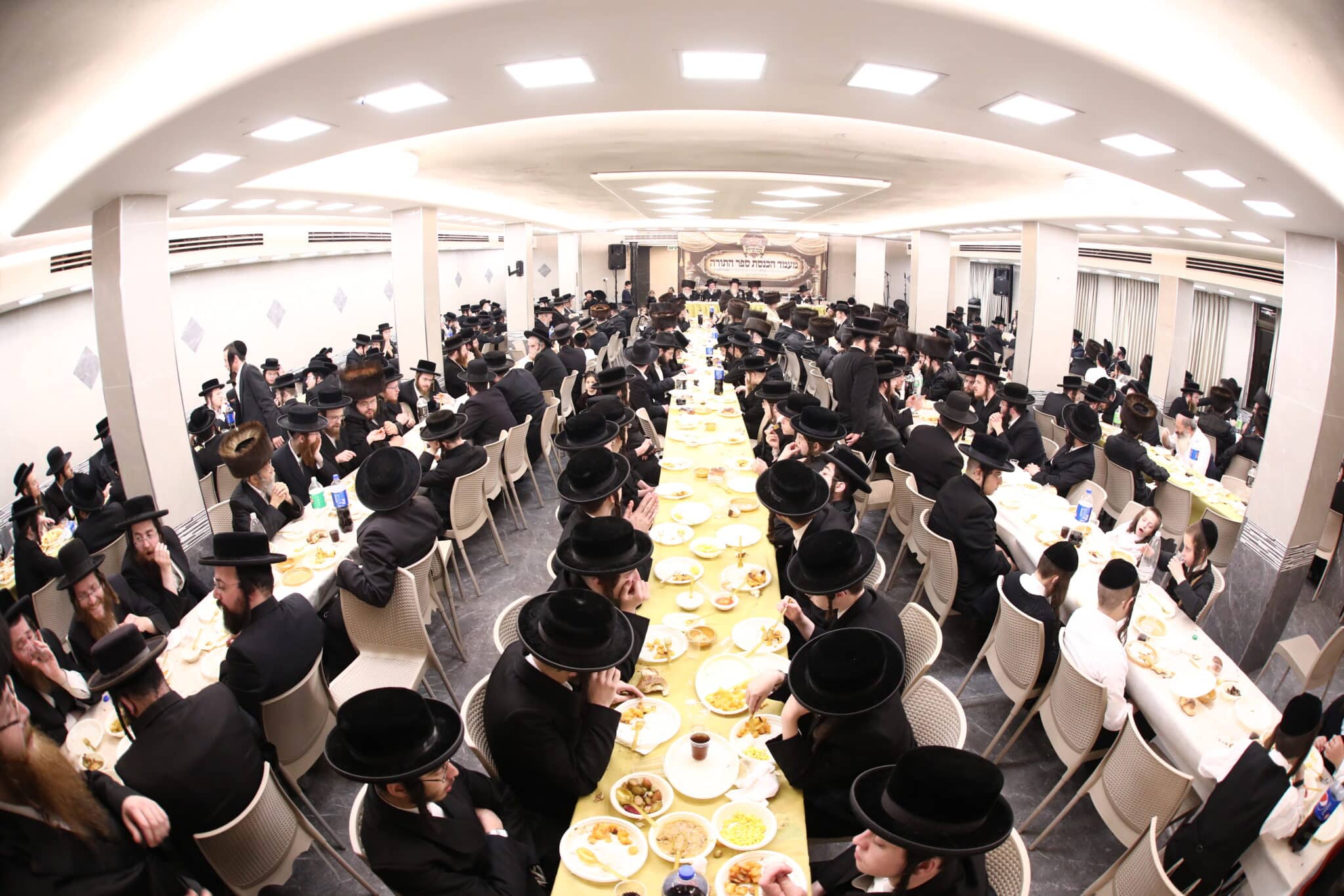 מעמד הכנסת ס"ת לביהמ"ד 'תורה ויראה' • תיעוד