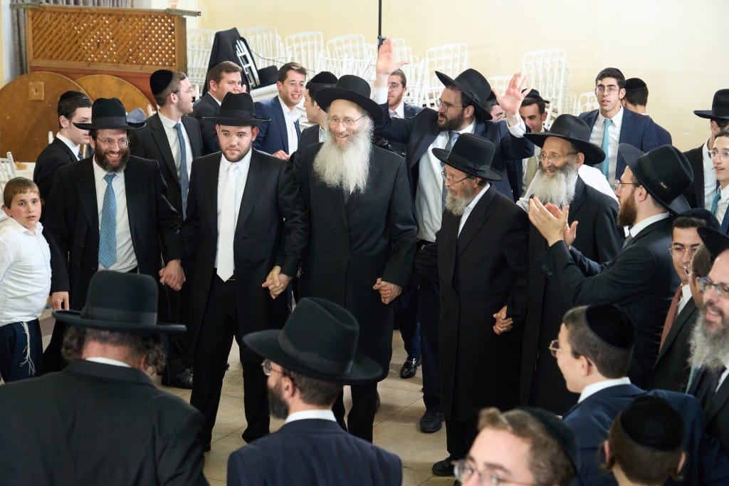 שמחת החתונה לנכדת הגרי"א דינר רב מרכז בני ברק