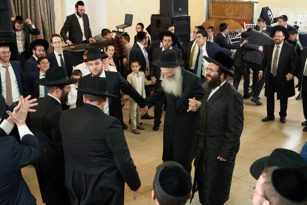 שמחת החתונה לנכדת הגרי"א דינר רב מרכז בני ברק