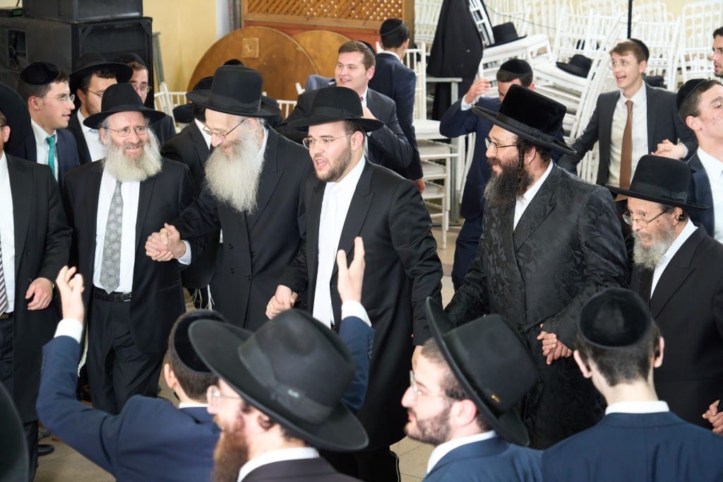 שמחת החתונה לנכדת הגרי"א דינר רב מרכז בני ברק