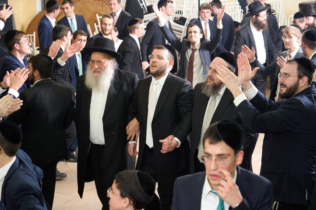 שמחת החתונה לנכדת הגרי"א דינר רב מרכז בני ברק