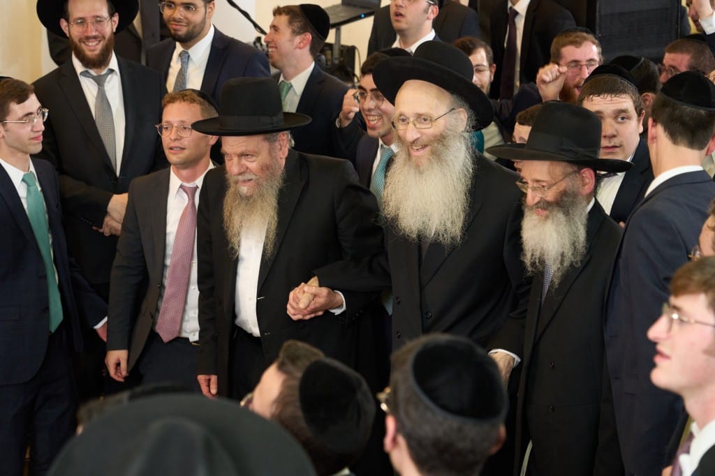 שמחת החתונה לנכדת הגרי"א דינר רב מרכז בני ברק