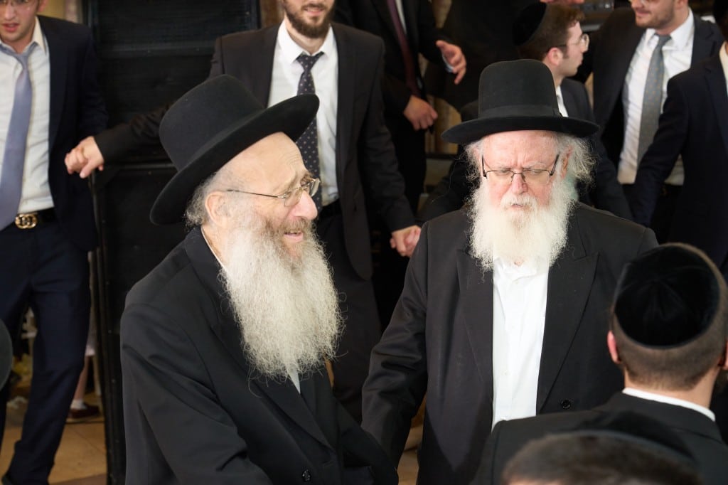 שמחת החתונה לנכדת הגרי"א דינר רב מרכז בני ברק