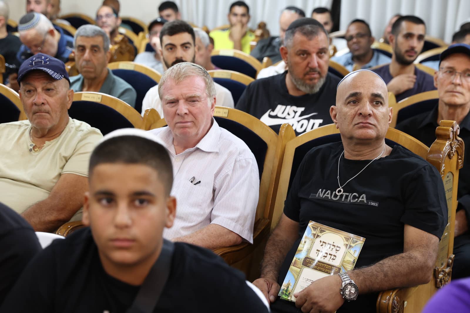 48 שעות לפני יום הכיפורים: המונים התכנסו ביהוד לחיזוק ואמירת סליחות