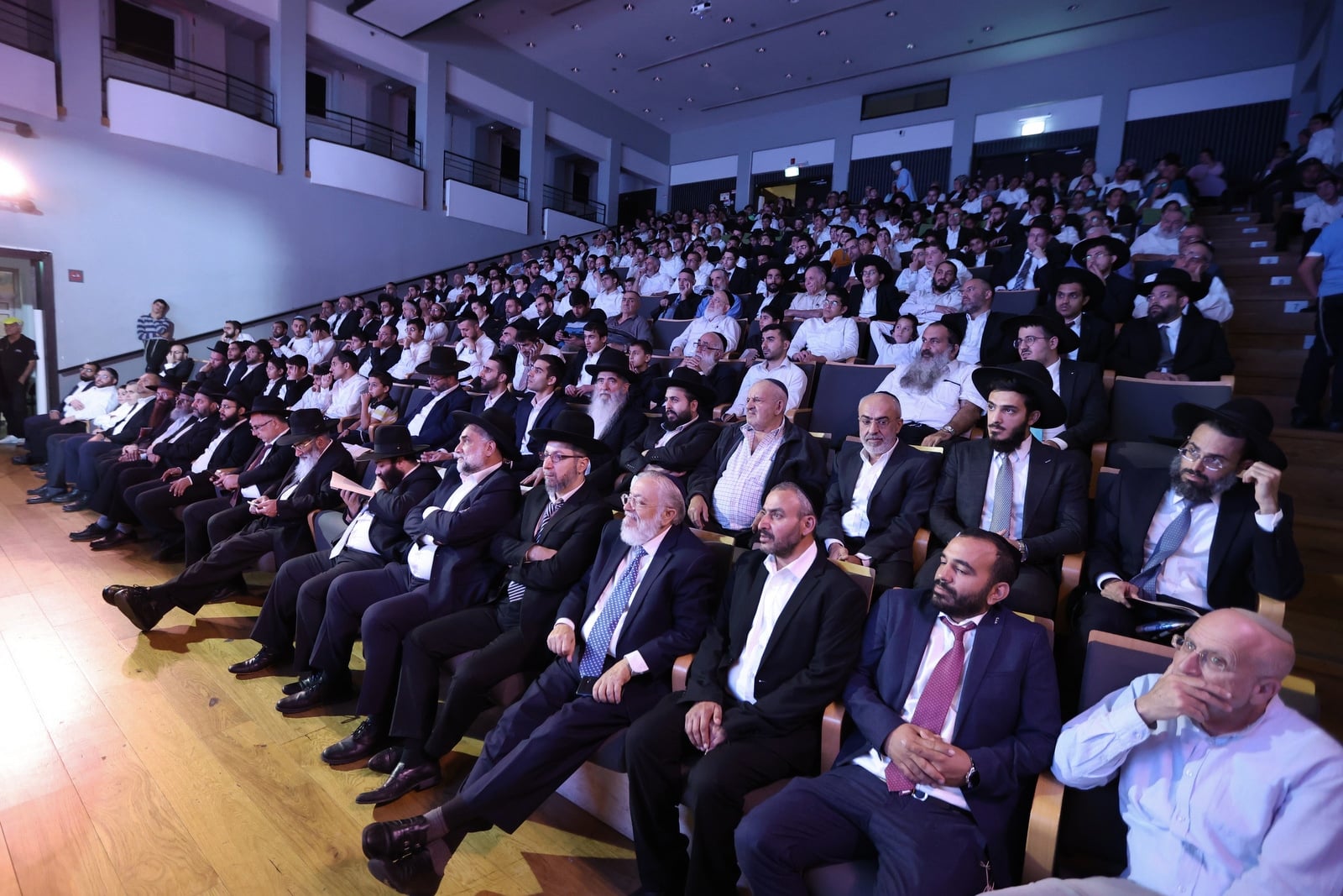 בתל אביב העניקו מלגות לכותבי חידושי תורה לע"נ מרן הגר"ע יוסף זצ"ל