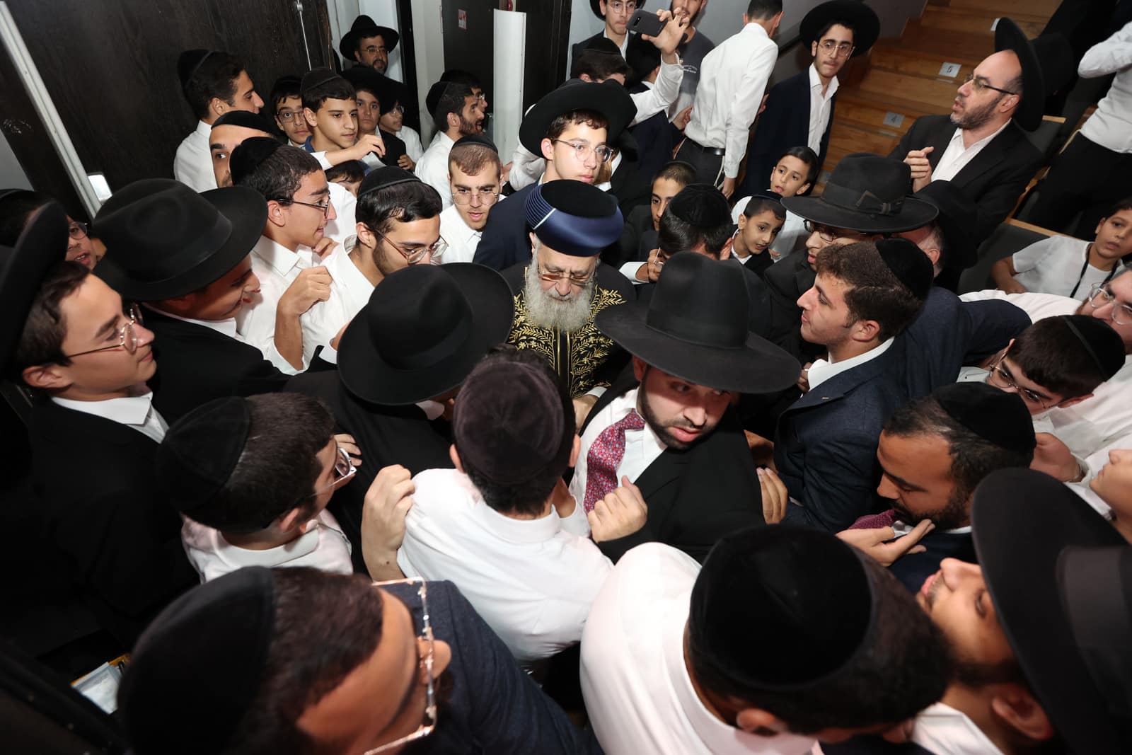 בתל אביב העניקו מלגות לכותבי חידושי תורה לע"נ מרן הגר"ע יוסף זצ"ל