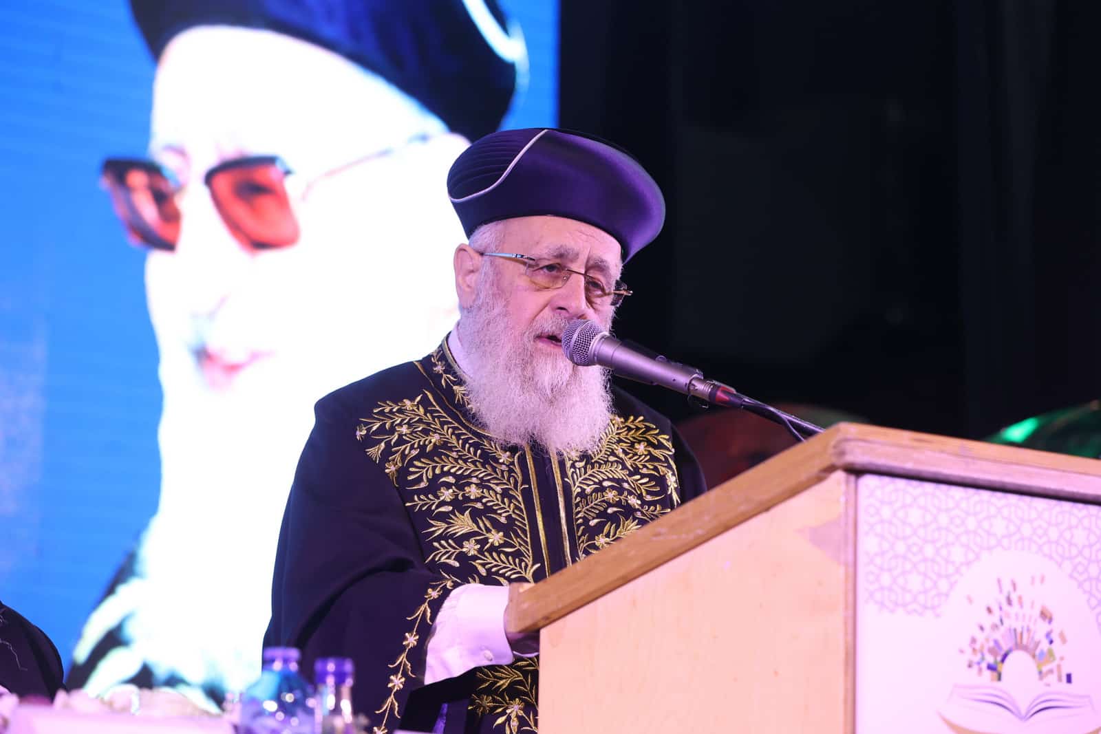 בתל אביב העניקו מלגות לכותבי חידושי תורה לע"נ מרן הגר"ע יוסף זצ"ל