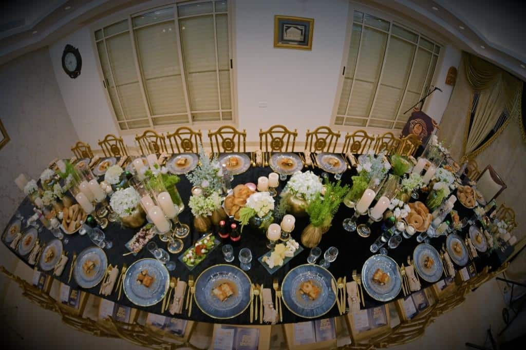 מעמד חתימת שטרות שותפות לתורמי 'קופת הקהל' דחסידי מכנובקא בעלזא